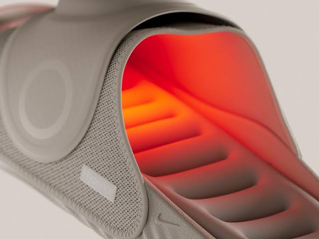 Nike Air Zoom Hyperslide heats and buzzes kicksandbeaters