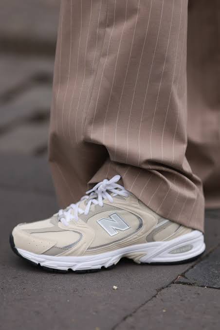 Tenis New Balance Mujer-kicksandbeaters.webp