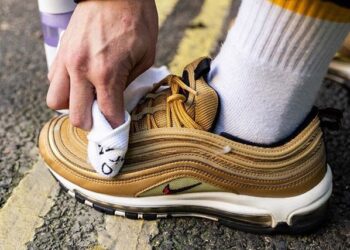 7 Things You Need to Know While Mending Your Favorite Sneakers